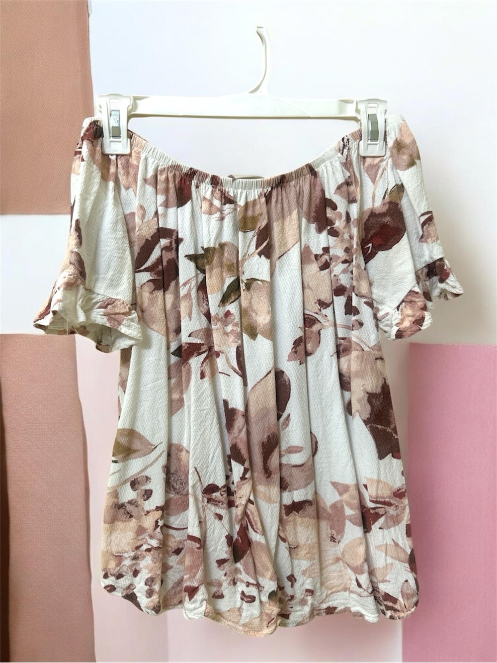 Knox Rose Floral Off-Shoulder Top in Cream and Pink